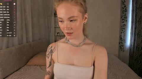 melodievejar online show from May 29, 1:09 pm