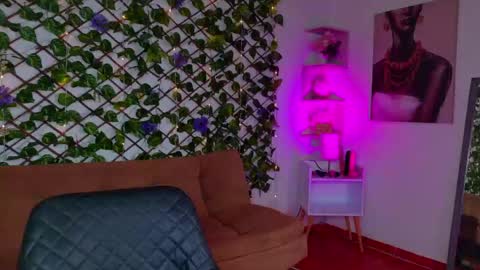 melody_cute10 online show from May 9, 2:23 pm