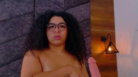  Memphis Williams  online show from April 10, 6:30 am