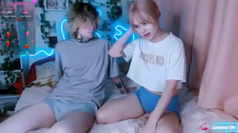 meow_on_da_cam online show from October 28, 5:58 pm