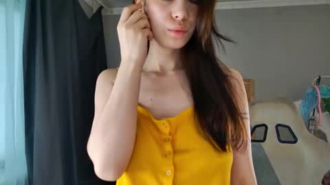 Mia online show from March 12, 4:49 am