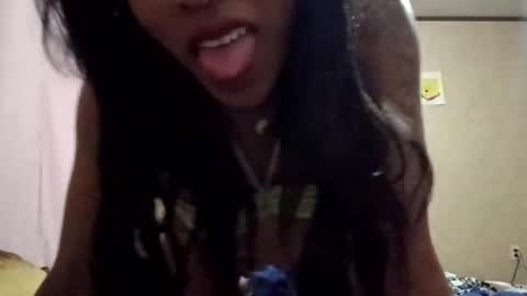 mercedesmakesyoucum6999 online show from January 8, 9:26 am