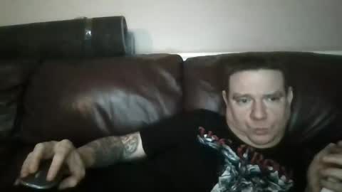 Snapshot of mercher627021 chatting on February 28, 9:33 pm ezio online show from February 28, 9:33 pm