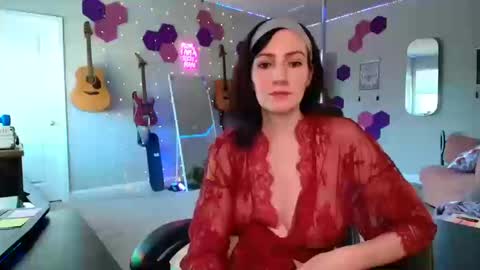 Snapshot of meredithbae chatting on October 9, 8:58 pm Meredith Bae online show from October 9, 8:58 pm