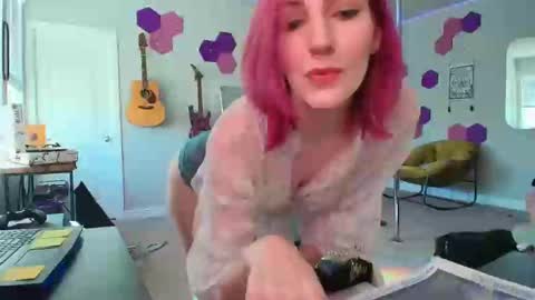 Snapshot of meredithbae chatting on January 7, 9:14 pm Meredith Bae online show from January 7, 9:14 pm