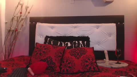 meriiiidaa online show from September 17, 3:10 am