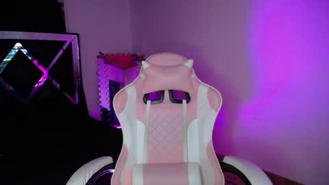Snapshot of merlin__18 chatting on October 22, 3:31 am Merlin  18 online show from October 22, 3:31 am