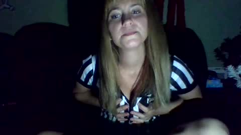 mezzy69 online show from October 27, 8:47 am