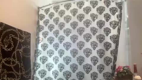 miaaheart online show from April 17, 5:26 pm