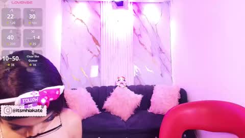 Mhia Kate online show from February 6, 12:30 pm