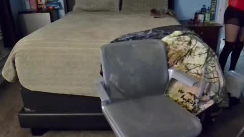 Mia online show from December 14, 6:13 am