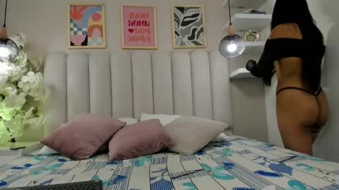 mia__bailey_ online show from April 2, 3:03 am