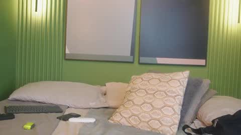 Belmont and Mia online show from April 20, 7:06 pm