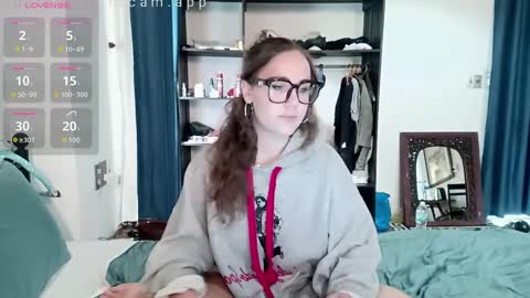 mia_boone online show from September 17, 11:30 pm