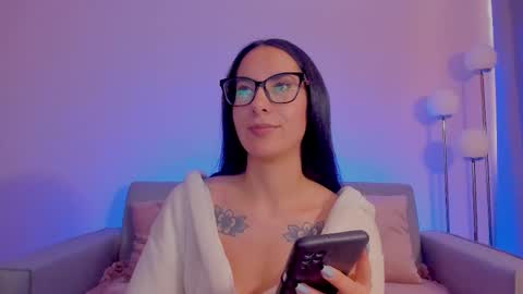Sarah Luna online show from March 18, 6:47 pm