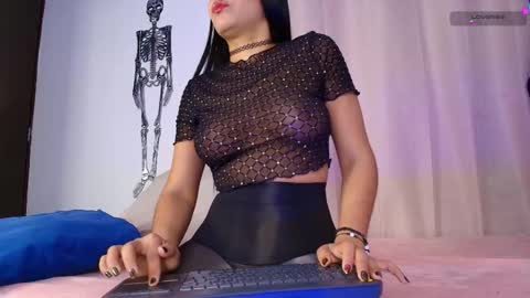 Mia online show from November 3, 10:11 pm