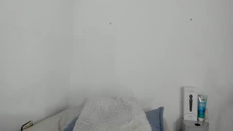 Mia online show from March 11, 4:59 am