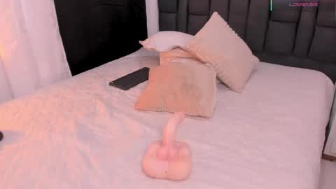 Mia online show from May 25, 8:26 pm