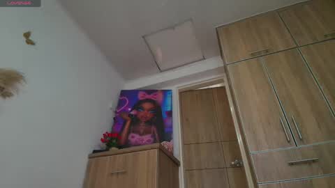 mia_isabella_10 online show from April 23, 7:37 pm