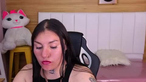 Mia  online show from June 25, 11:21 pm