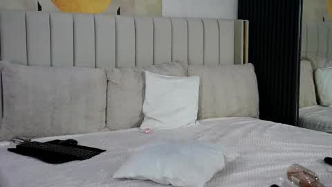 mia_jolie_ online show from February 8, 6:33 pm