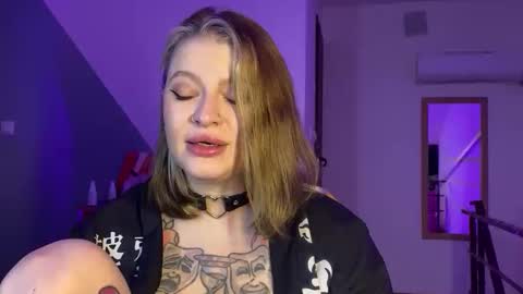 Snapshot of mia_kamp chatting on September 11, 6:53 pm Mia online show from September 11, 6:53 pm