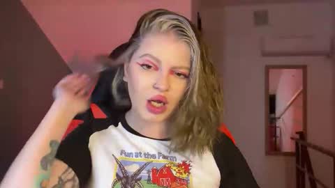 Snapshot of mia_kamp chatting on September 12, 7:16 pm Mia online show from September 12, 7:16 pm