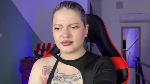 Snapshot of mia_kamp chatting on September 27, 7:11 pm Mia online show from September 27, 7:11 pm