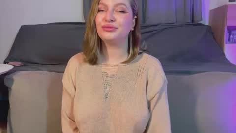 Snapshot of mia_kamp chatting on October 21, 6:33 pm Mia online show from October 21, 6:33 pm