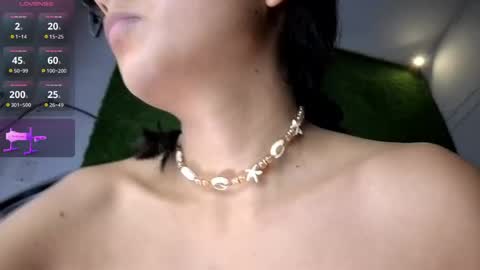 Mia K online show from April 27, 2:03 pm