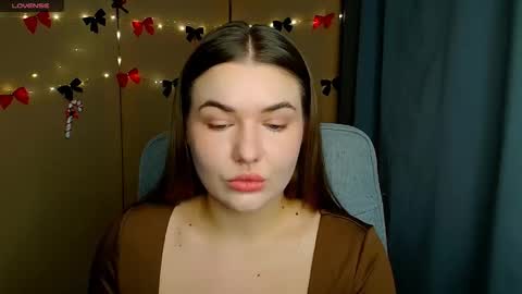 mia_lemm online show from December 4, 8:36 am