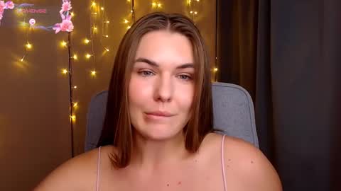 mia_lemm online show from September 11, 1:34 pm