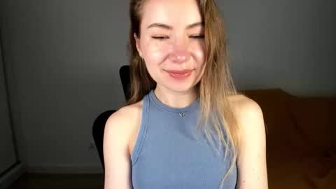 Mia online show from May 15, 7:17 am