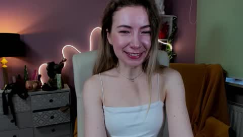 Mia online show from October 10, 7:25 am