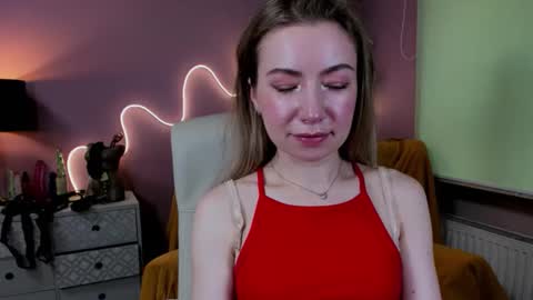 Mia online show from September 13, 7:44 am