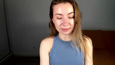 Mia online show from May 6, 6:41 am