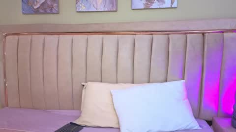 Mia online show from March 14, 12:09 pm