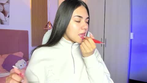 Snapshot of mia_nevaeh chatting on October 23, 8:21 pm Mia Nevaeh - follow me online show from October 23, 8:21 pm