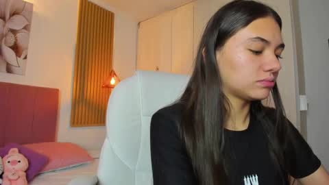 Snapshot of mia_nevaeh chatting on March 11, 8:42 pm Mia Nevaeh - follow me online show from March 11, 8:42 pm