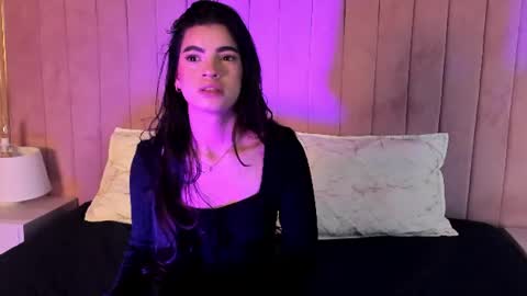 mia online show from July 11, 12:19 pm