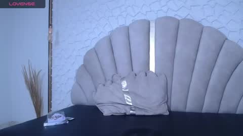 mia_prince_ online show from May 6, 12:55 pm