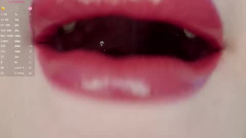 Mia online show from December 20, 7:43 pm