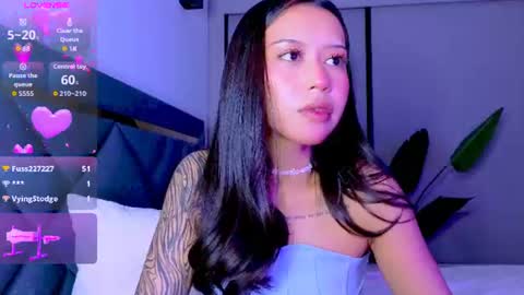 Mia online show from July 4, 9:51 pm