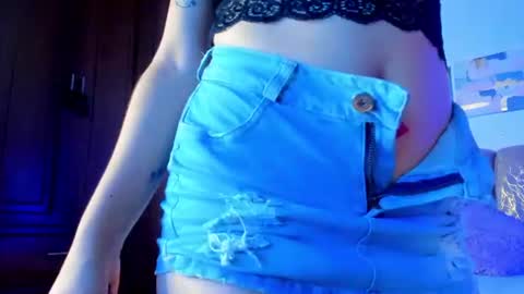 mia_sweetie1 online show from July 9, 7:18 pm