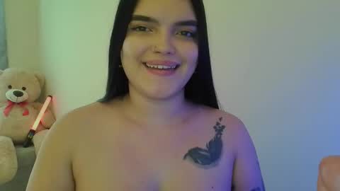 mia_thopsom online show from March 19, 7:08 pm