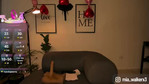 Snapshot of mia_walkerx3 chatting on October 16, 9:35 pm Mia online show from October 16, 9:35 pm