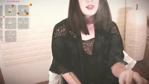 mia_wallase online show from November 23, 6:11 am