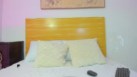 M I A online show from April 12, 2:59 am