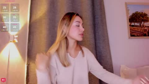 Mia White  online show from October 1, 1:21 pm