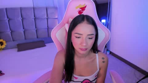 Snapshot of miaa_06 chatting on September 16, 4:15 am mia  nicolle online show from September 16, 4:15 am